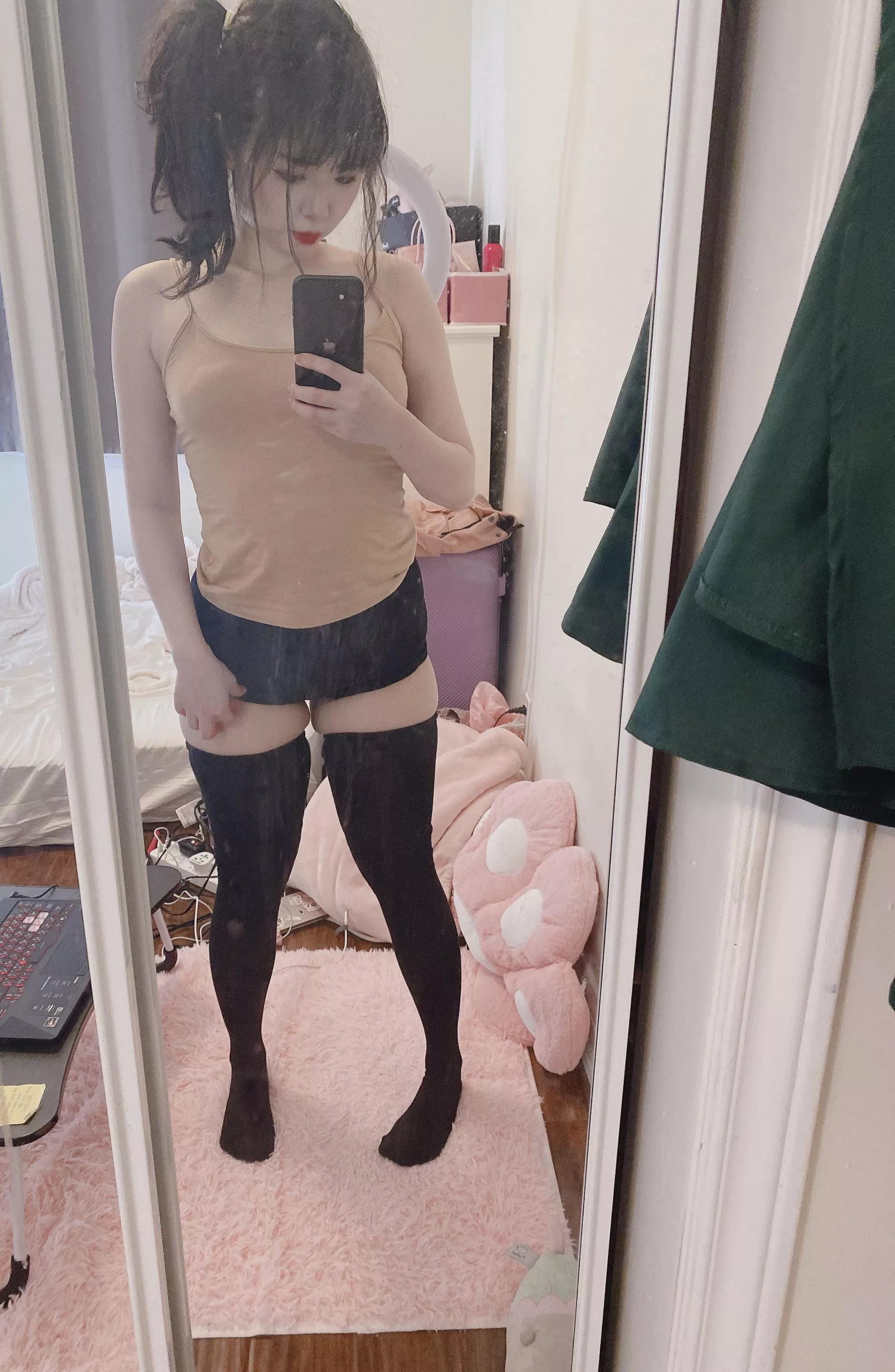 The real thighhigh 😂 posted by lunschwarz