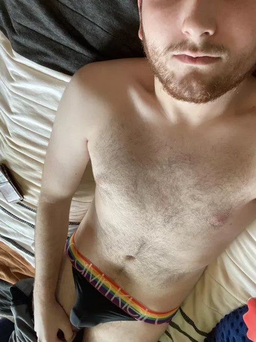 The right amount of skin showing by thickhairytwink