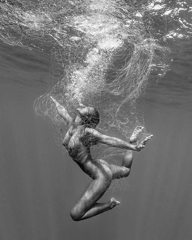 The risks of fishnets posted by lawrooster