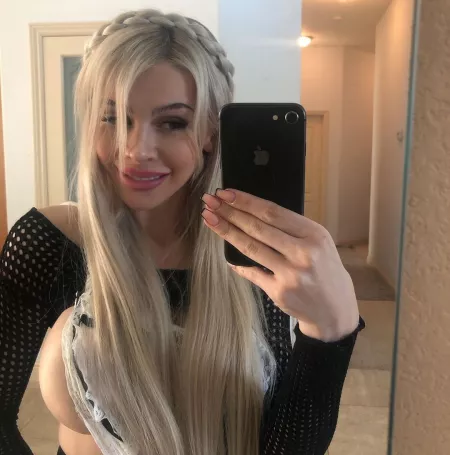 The sideboob is strong by Lcfer