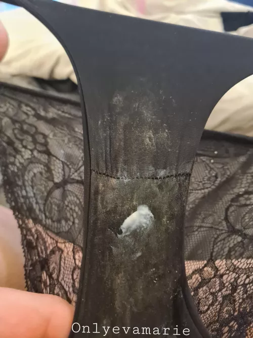 The smell of my pussy is addictive by Onlyevamarie