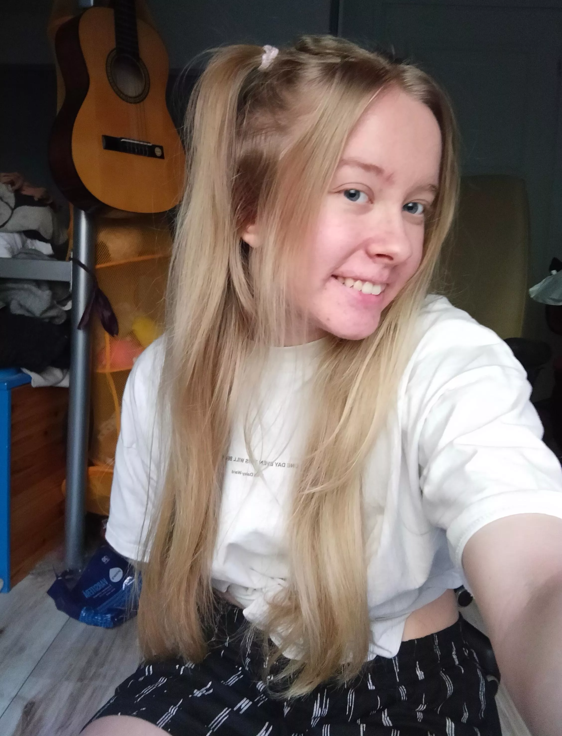 The sun is shining and I'm a happy smiley baby 🌞💖 posted by breathemylungs