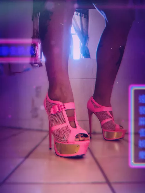 The taller the heel, the closer to God by Freakykiss