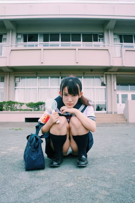 The Thighs Required to Carry a Motion Picture by vidsonly