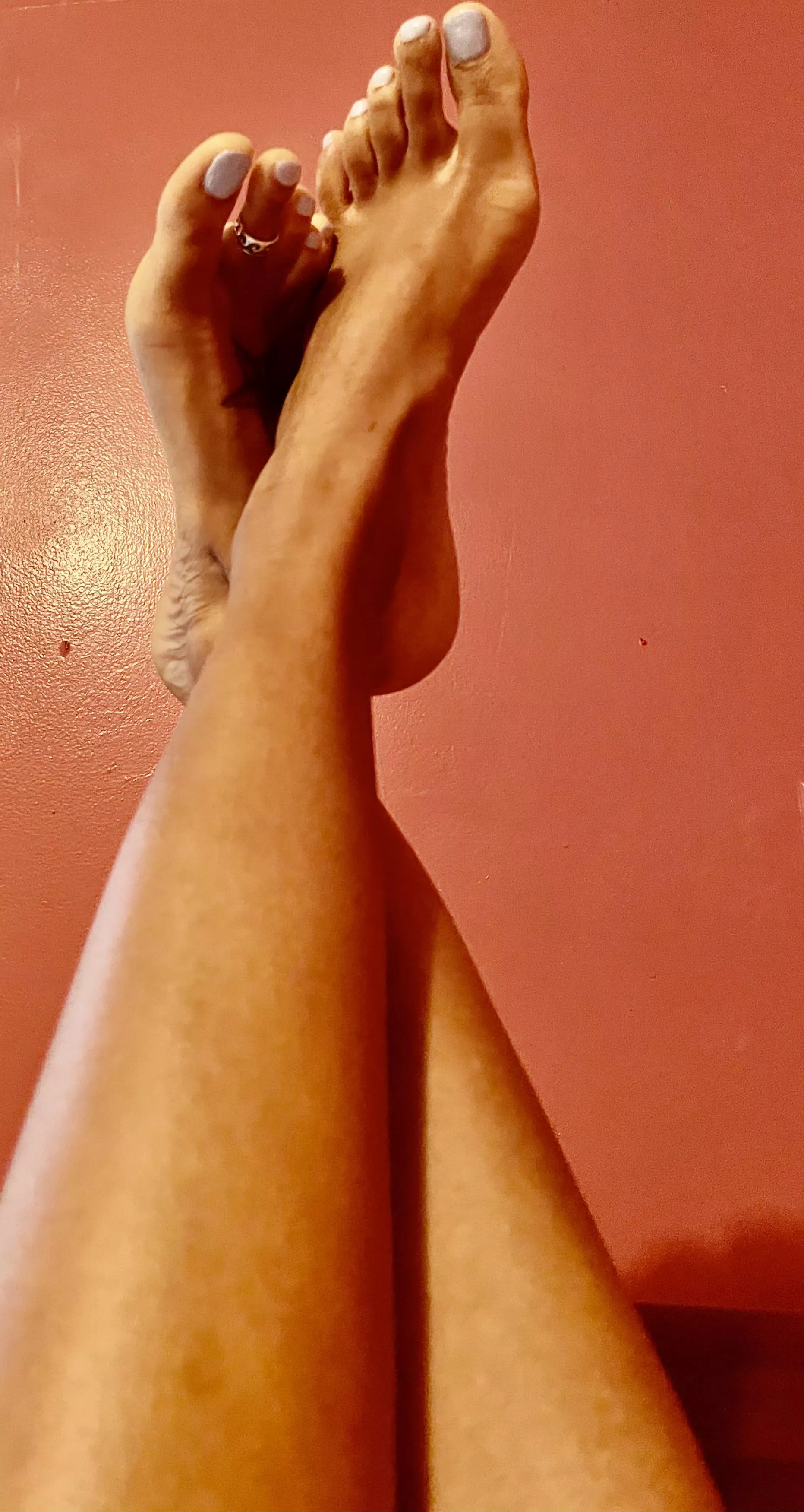 The toes in blue😘 posted by Ambrosias_feet