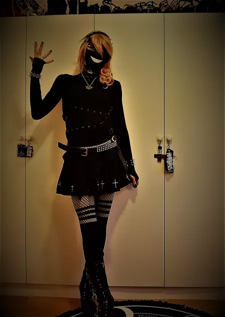 The way this picture came out makes me look like a demon...and I like that 😈 by ShadowPrincessN7