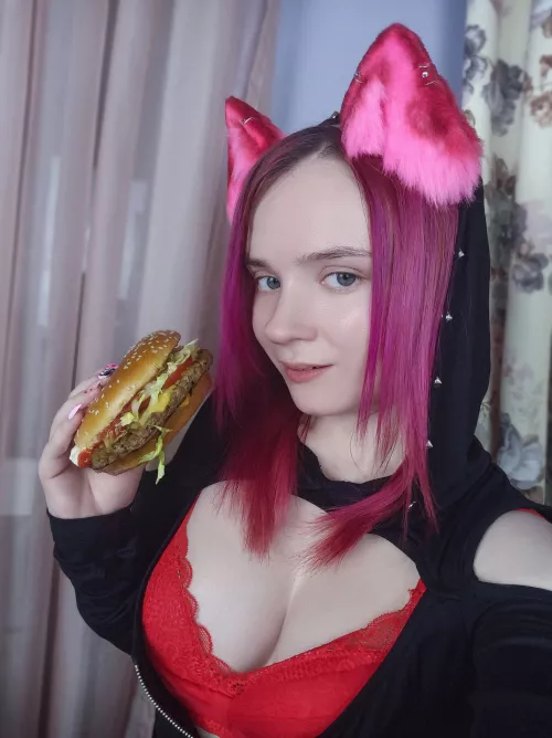 The way to the kitty's heart is through her stomach 😏😋 by TatyanaVikernes