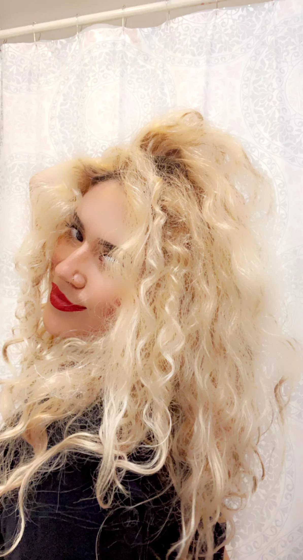 The weather makes my hair act up 🦁 posted by kajav27