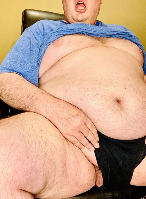 The weekend is here. I hope it’s a hot one. Link to my free OF page in my bio + comments. by TennysonHadley