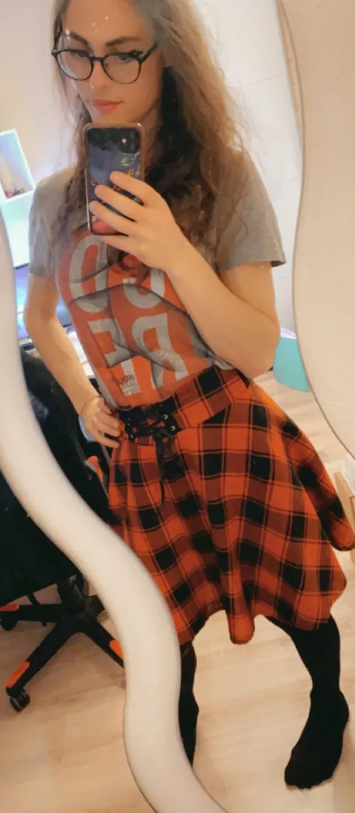 The weekend is the best~~🥰 what are you doing on this lovely day? ☺️ by Andr3wguy