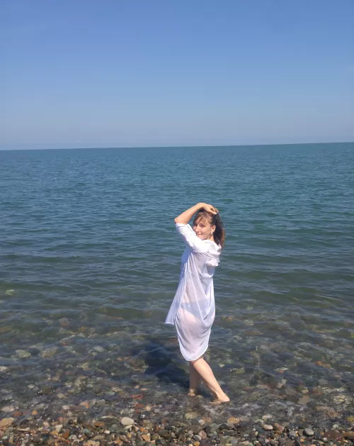 The whole essence of a woman : a complex organism, an uncontrollable mechanism, unpredictable actions.🤫🤗 by ValuableOk1