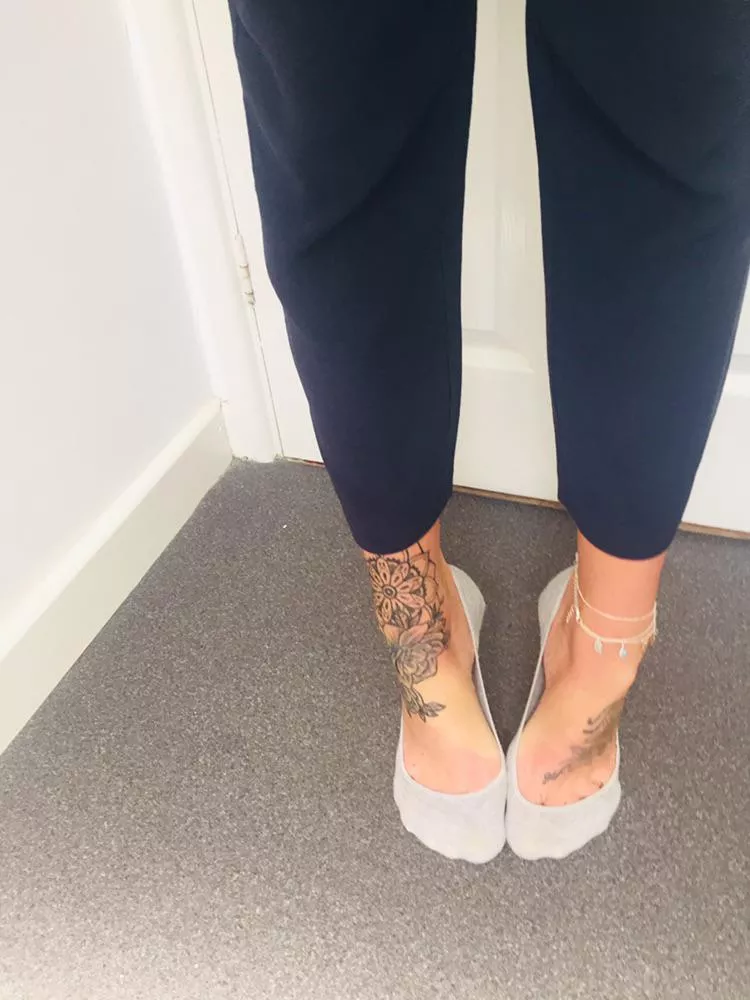 The worker is off to work 🤦‍♀️😉❤️ posted by kokkina_aphrodit