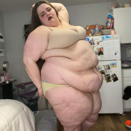 The world needs more double belly girls 😇😈 by ABeretta