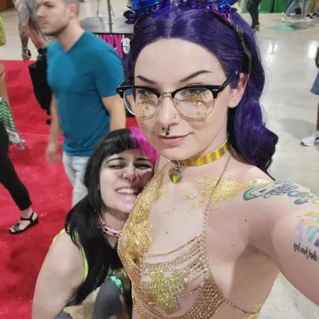 TheDXSCO and IvyMinxxx at Exxxotica Miami 2021 (cam peeps unite!!) by ivyminxxx