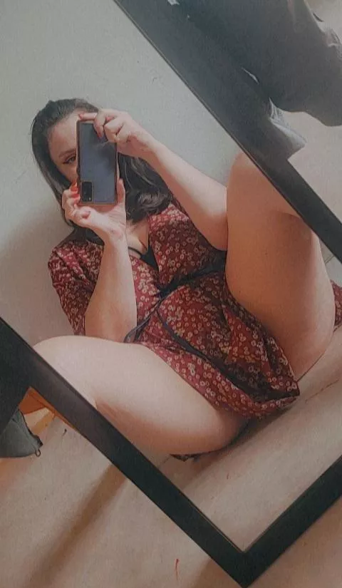 There is places between those thighs 😍🔥 posted by AmyCurvy_BBW