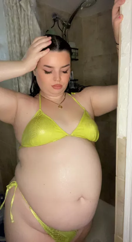 There isn’t room for one more… I kinda take up the whole stall 🤪🐷 by mskristinaxo