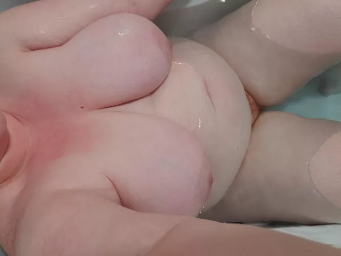 There might be room for two, but it's a tight fit 😏 by rubydawn90