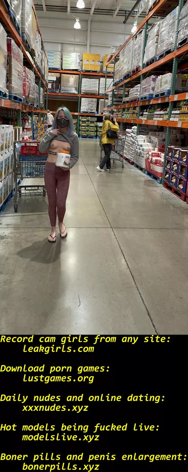 There were SIX people in the aisle when I took this... [f] posted by lala89fnwhatever