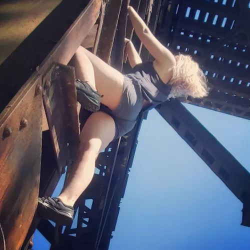 There's an Instagram page where i show more of her by tokinkush420