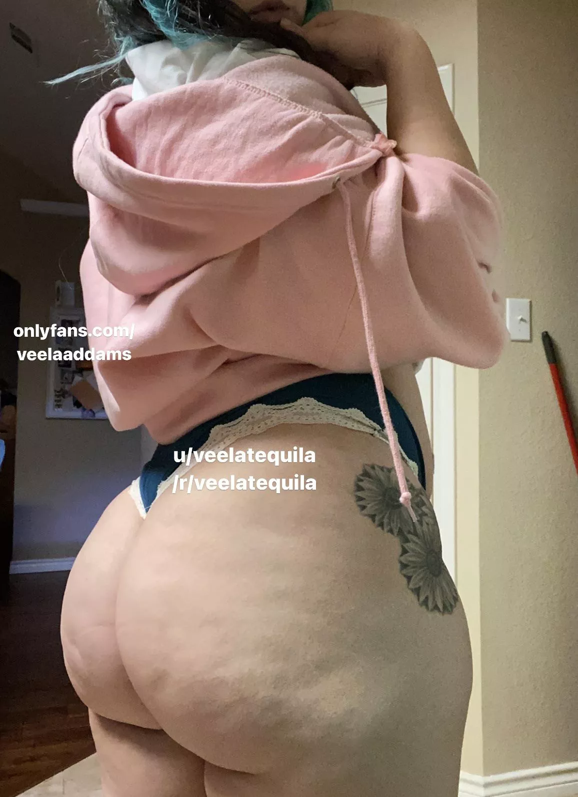There’s cake in the kitchen, if you want some 👀 [f25] posted by veelatequila