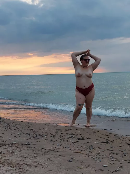 There's lots of people on the beaches in Ontario where flashing is legal ❤ can't wait for summer by snapplepopgirl