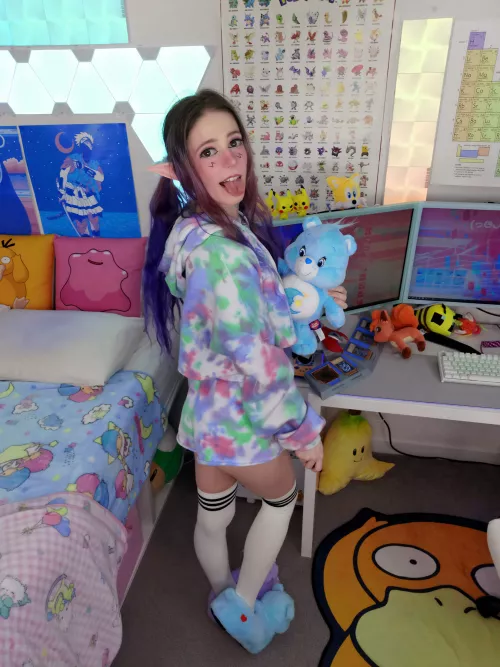 these are my favourite thigh highs ❤️😊 by lilfakegamer