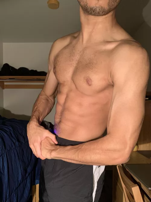 These arms are made for squeezing 💪🏽 by ArsArcanumX