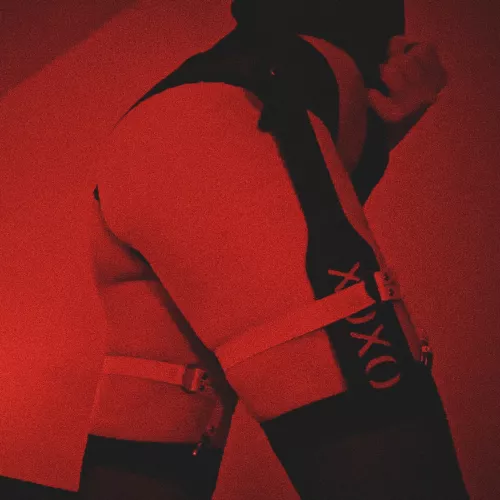 These beautiful doms want to humiliate you with strap-ons.how about you get on your knees for a trans mommy and serve me instead? 🖤 by edensinclairx