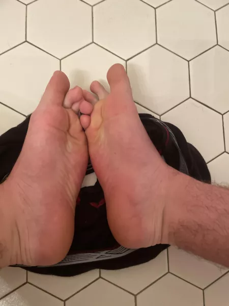 These feet need to be cummed on by buttgivenow