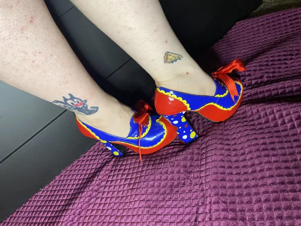 These heals make me want to get into some trouble 😈😏 by Penlopeblu