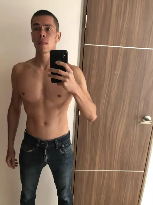 These jeans are wayyyy to tight by California415808