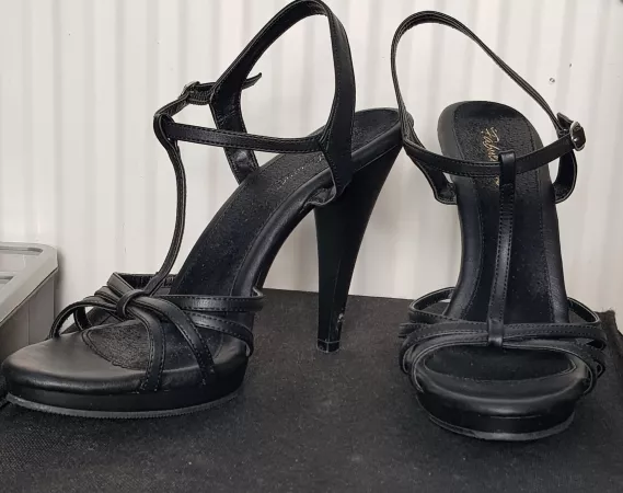 These..... just might be on my feet later 🥰💋 by InterestingCategory5