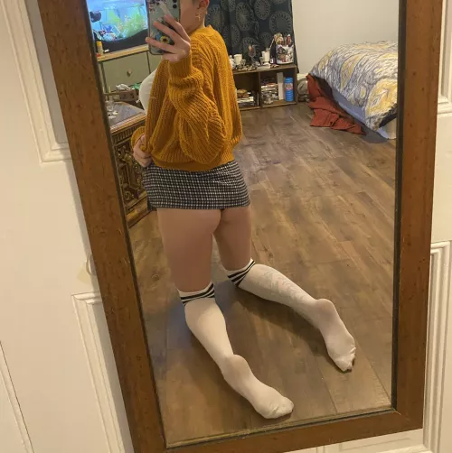 these socks keep me warm and keep my feet stinky. wanna sniff? [female] by janeboudoir