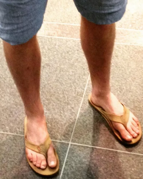 These sorts of big well-kept feet in Rainbows are my ultimate turn on - nothing like it. by lmilax87