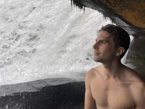 These water physics have gotten amazing... by Jeunam