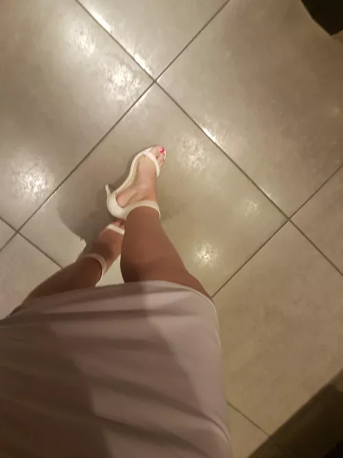 They bring out my pink toenails . Don't you think ? by iwantaria