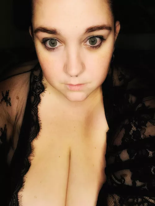 They stare at me while I crave you ❤ by _jade_nicole_