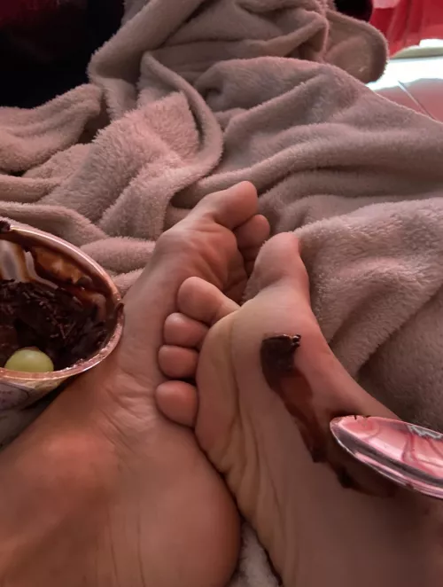 they taste even better w chocolate, u should try it 🙈👅 by pessbeach