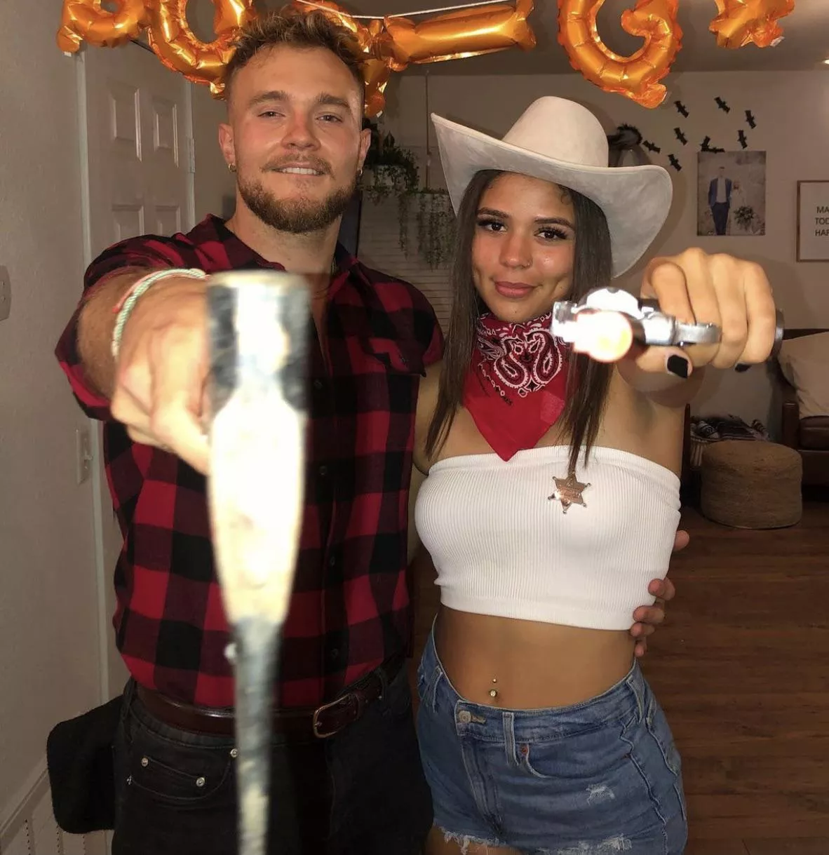 They’re both HOT🔥 posted by sexy_caramel48