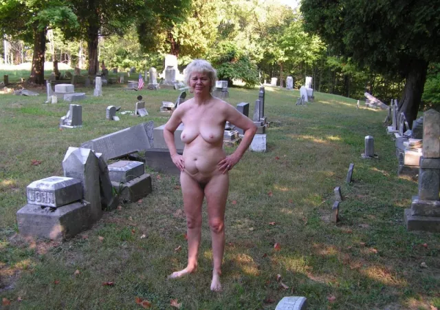 They're coming to get you, Barbara by spooktree