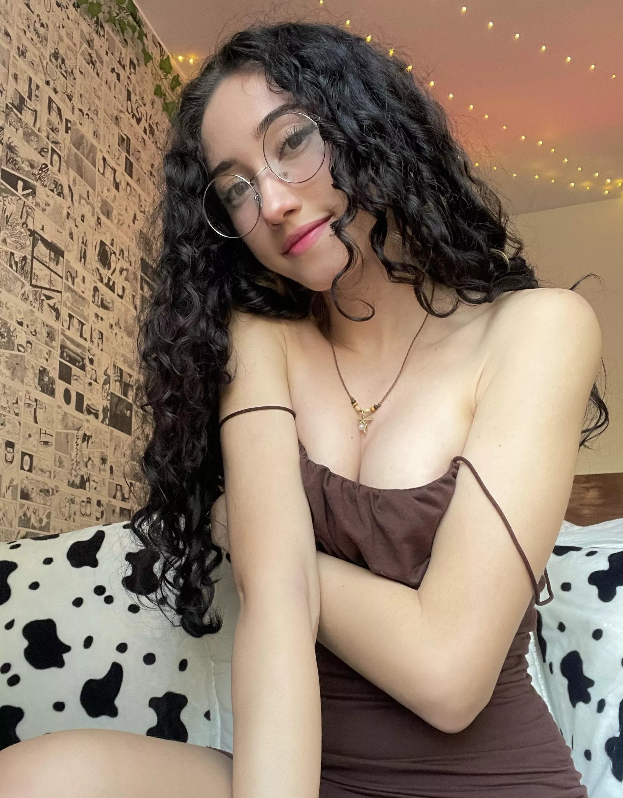 They’re not as big as everyone else’s here but I hope you like smaller cleavage too🤎 posted by Miabellerina