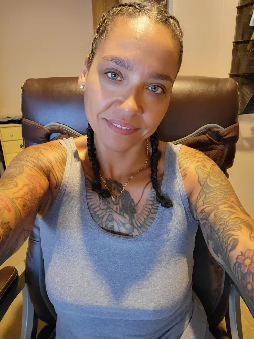 They're trying hard to get your attention! by bbbbtiffy