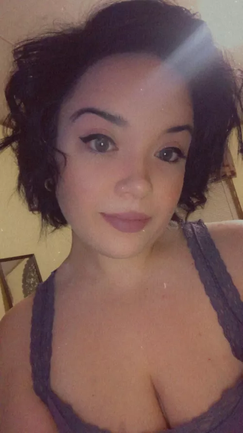 Thicc short haired chicks 🤌 by msdizzy420