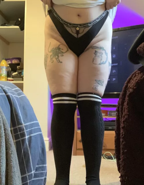 Thicc thighs save lives by cherrydoll420