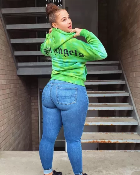 Thick by LasherDeviance