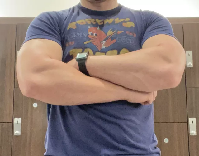 Thick and brawny💪 by xsystm