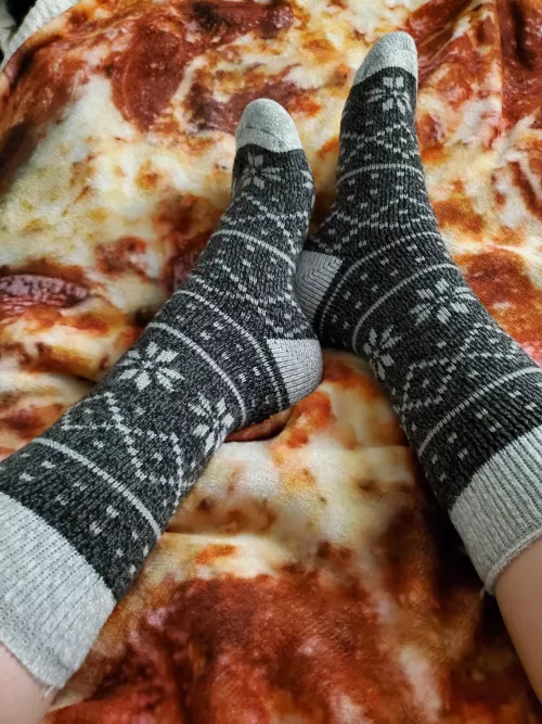 Thick and soft thermal socks ♡ Perfect for making feet extra sweaty and soak up every drop. How smelly do you want yours? [Female] by annonbon