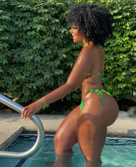 Thick ass pool by athlon1