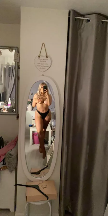 Thick blonde by [deleted]