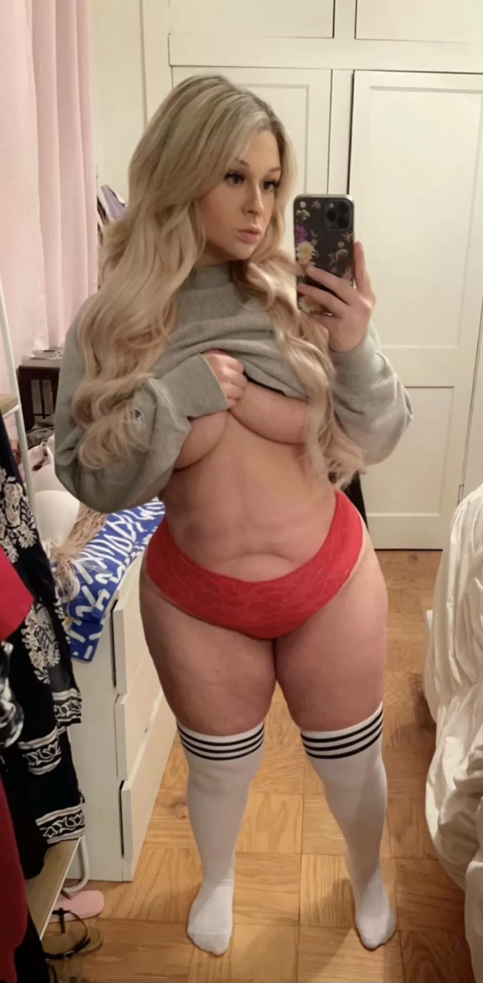 Thick enough to cum in? 😈 posted by crystalmethxo